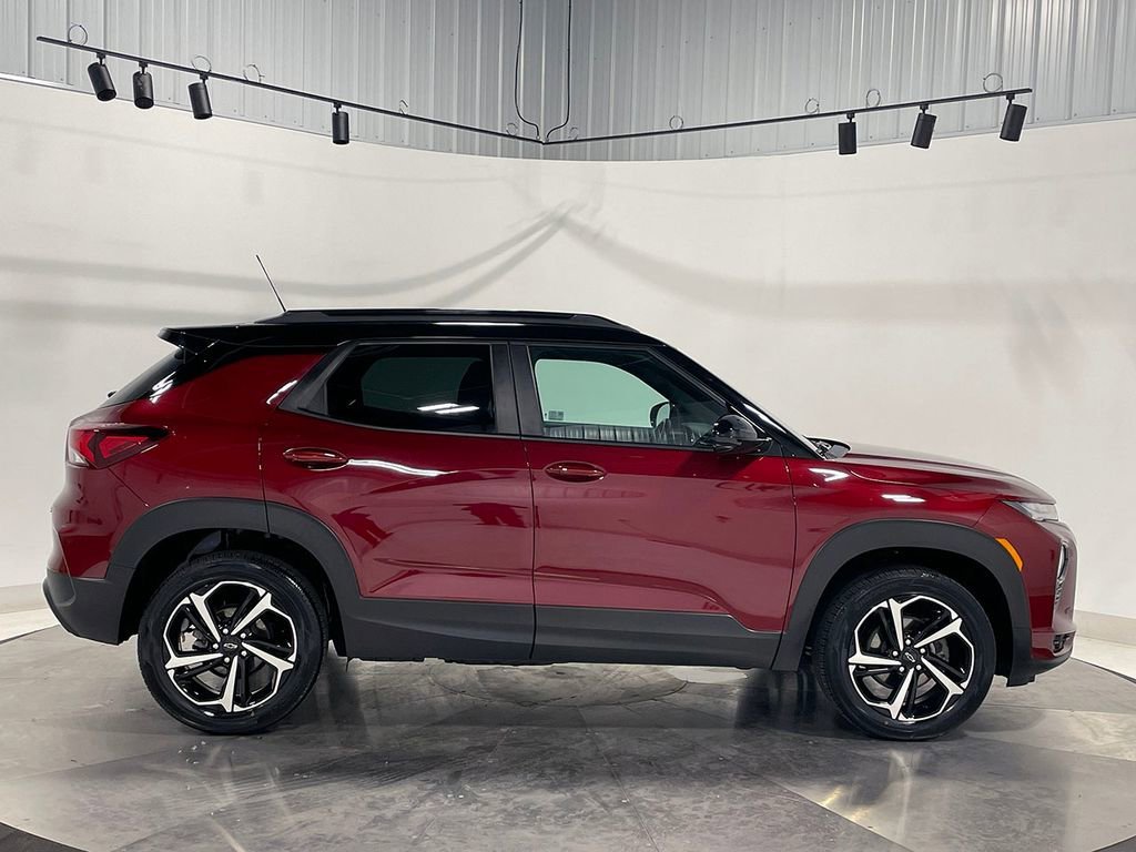 Used 2023 Crimson Metallic Chevrolet RS image 10