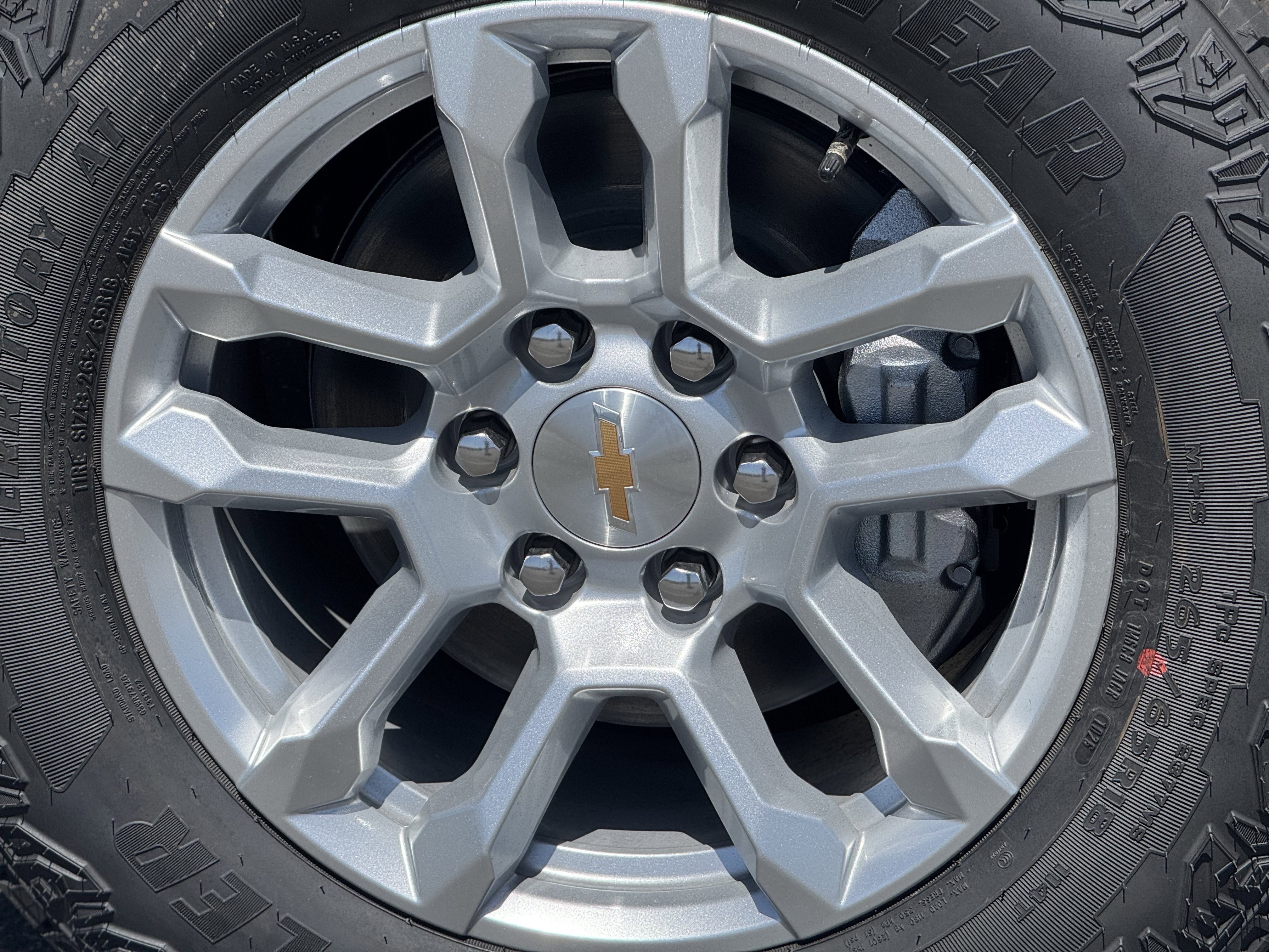 Used 2026 Summit White Chevrolet LT image 8