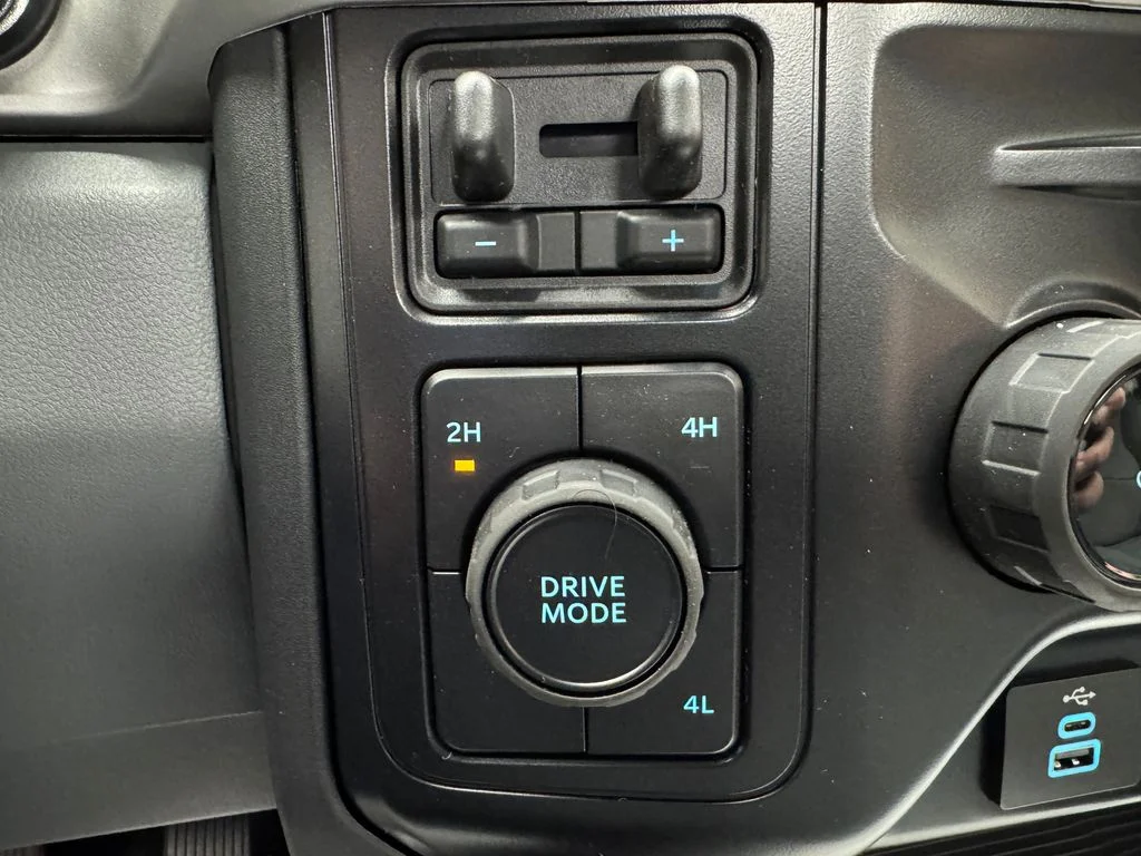 New 2026 Oxford White Ford F-450® XL image 17