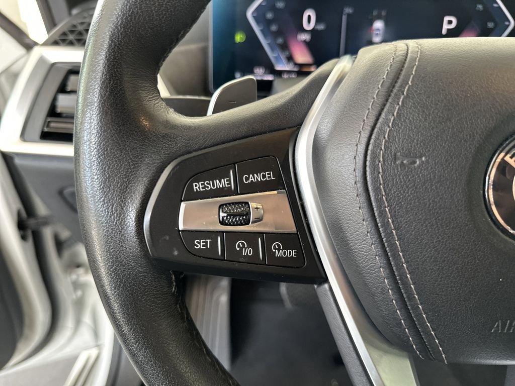 Used 2024 White BMW xDrive40i image 21