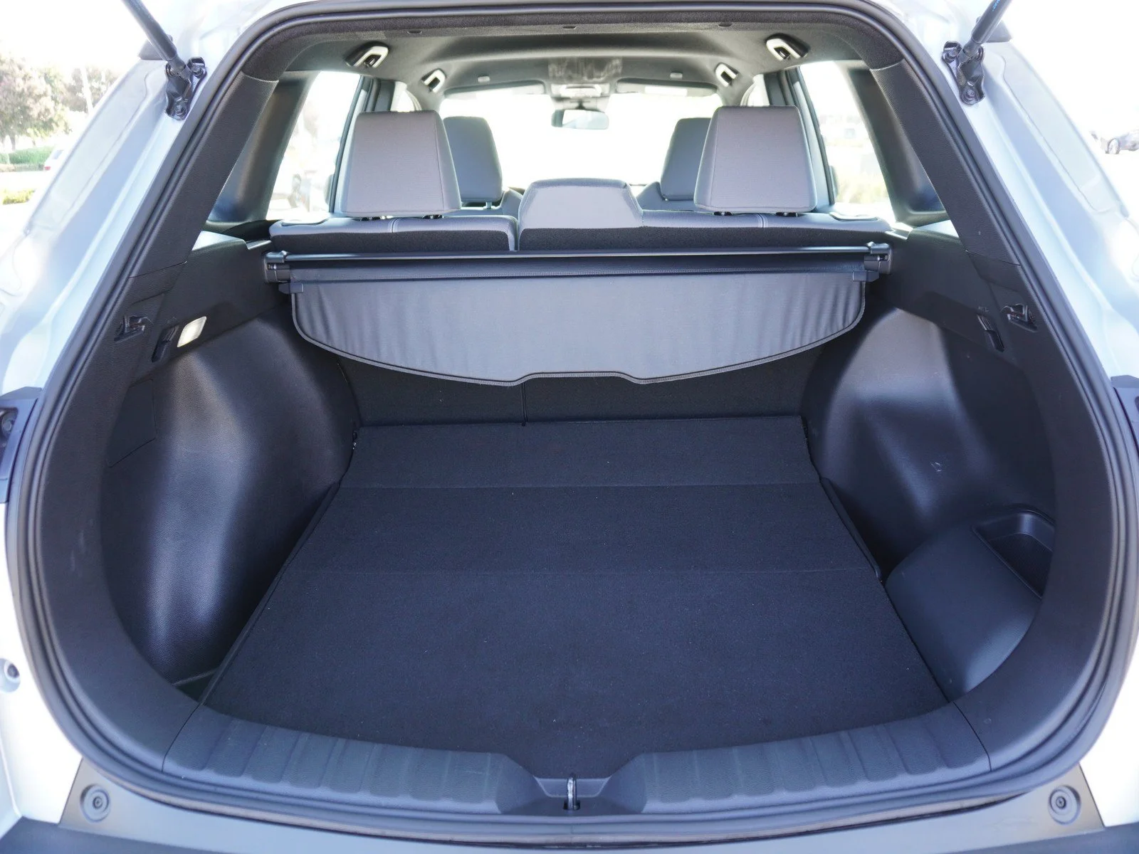 Used 2025 Silver Toyota Hybrid S image 12