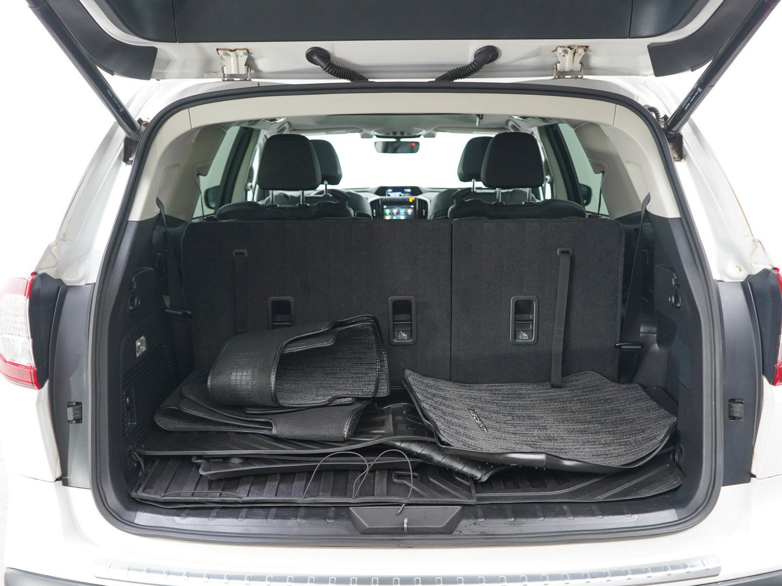 Used 2021 Crystal White Pearl Subaru Limited image 18
