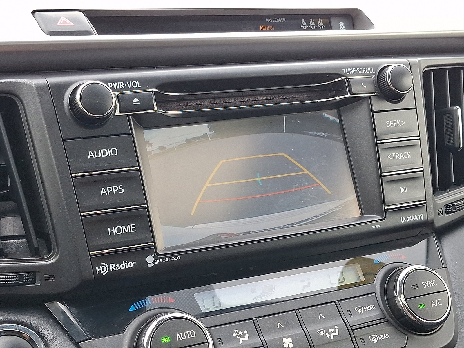 Used 2018 Super White Toyota XLE image 20