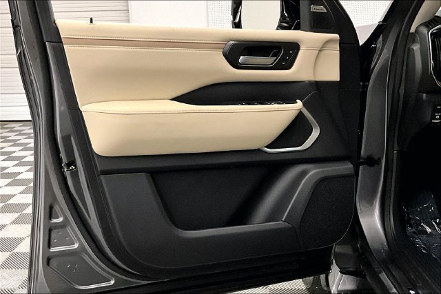 New 2026 Gun Metallic/Super Black Nissan Platinum Reserve image 35