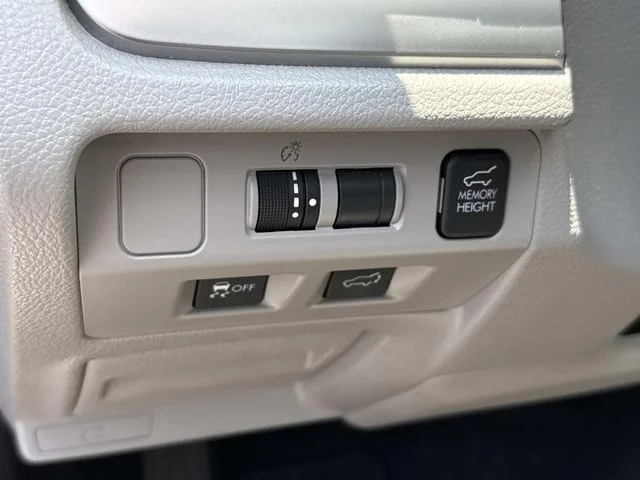 Used 2016 Silver Subaru 2.5i Touring image 28