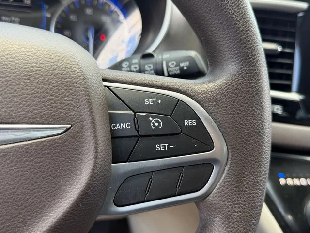 2017 Chrysler Pacifica Touring - Photo 19