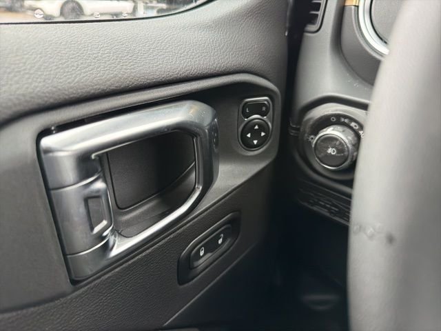 New 2026 Black Clear-Coat Exterior Paint Jeep Sahara image 28