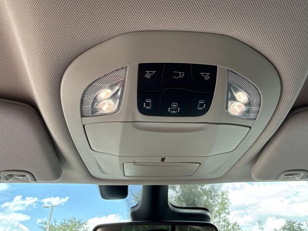 Used 2022 Red Chrysler Touring L image 45