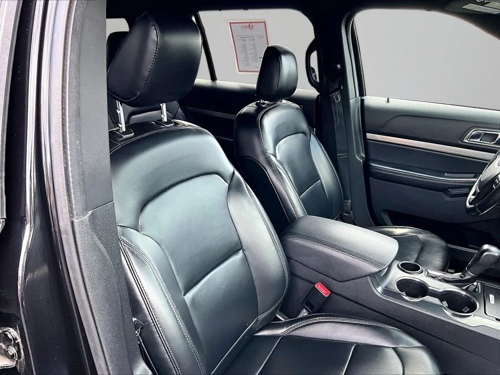 Used 2019 Black Ford XLT image 7