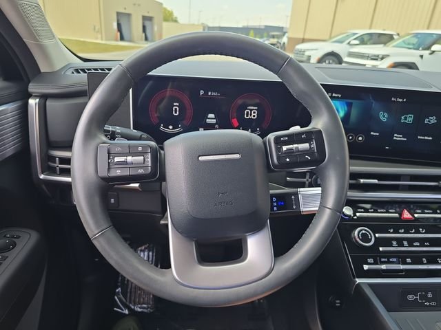 Used 2025 Black Hyundai SE image 17