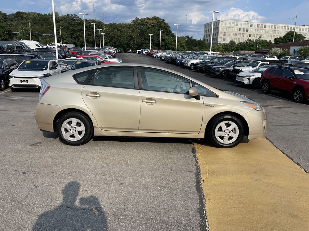 Used 2010 Gold Toyota II image 7