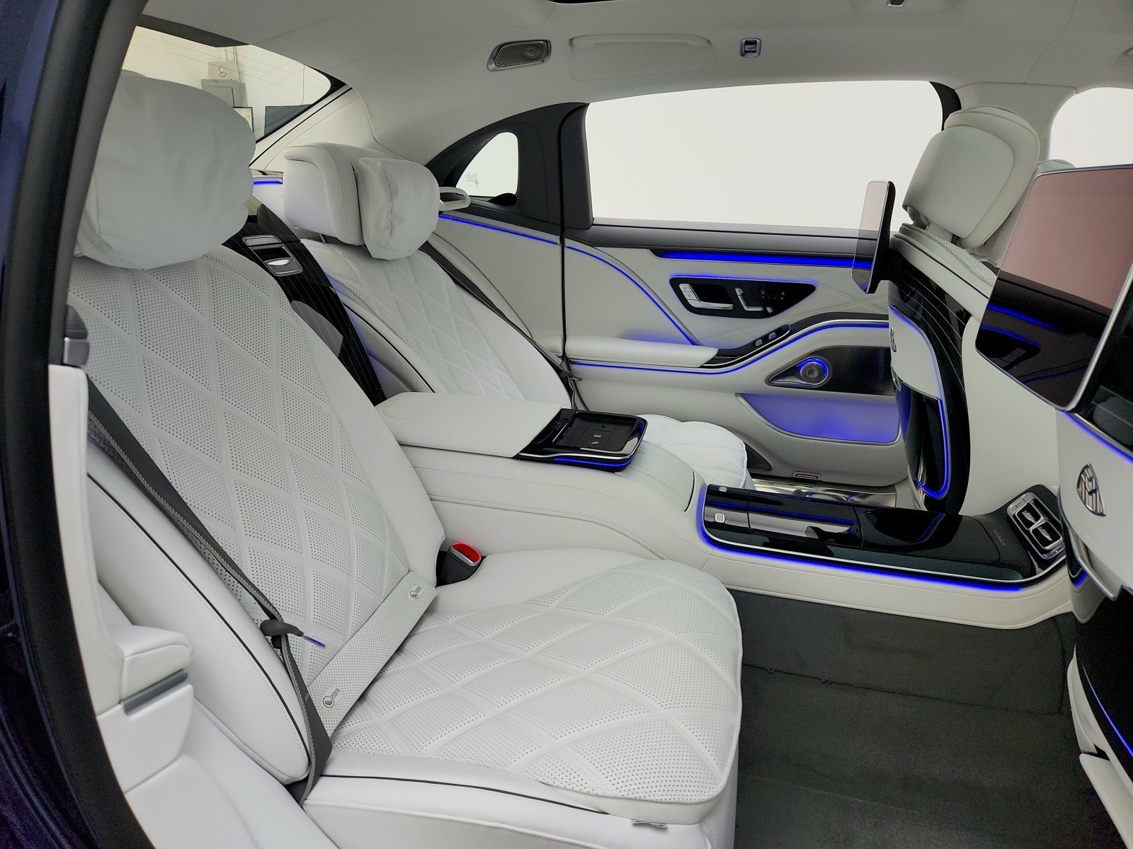 New 2026 MANUFAKTUR Mystic Blue Metallic Mercedes-Benz Maybach S 580 4MATIC® Sedan image 46