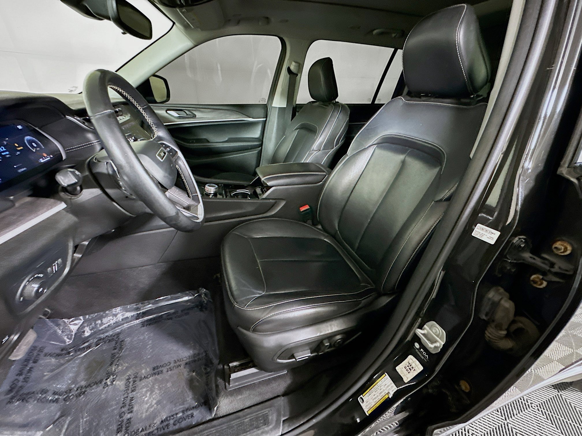 Used 2021 Rocky Mountain Pearlcoat Jeep Limited image 12