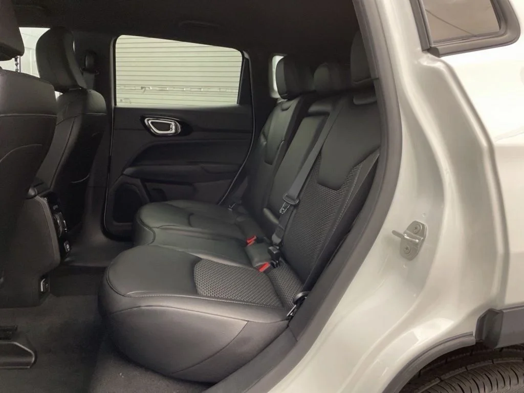 New 2026 White Jeep Latitude image 16