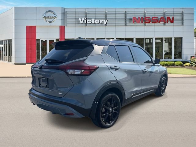 Used 2022 Gray Nissan SR image 3