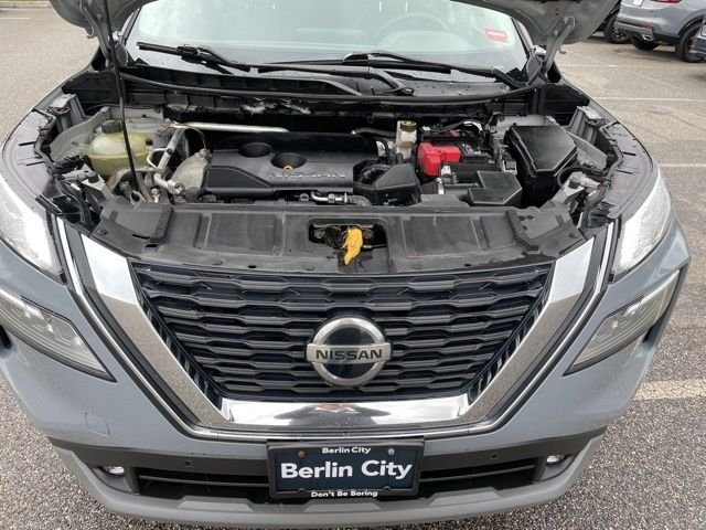Used 2021 Gray Nissan SL image 9