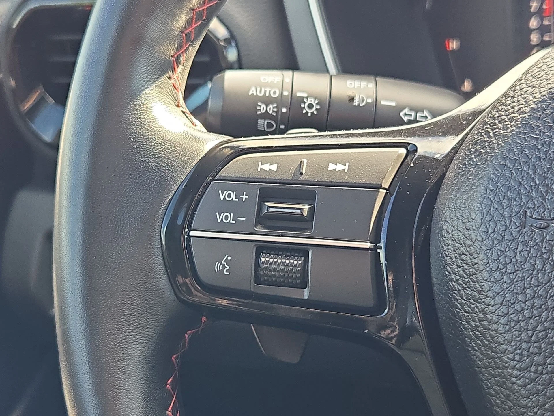 Certified Used 2025 Modern Steel Metallic Honda Black Edition image 17