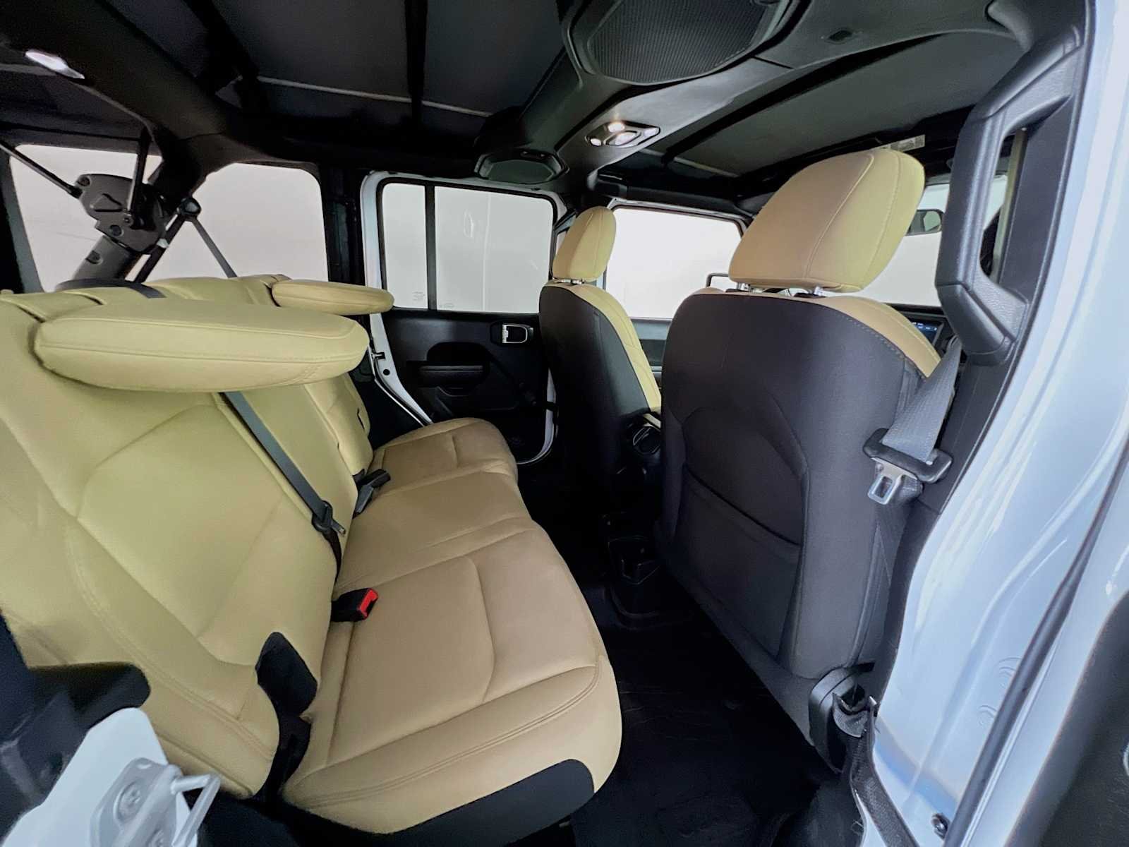 Used 2022 Bright White Clearcoat Jeep Unlimited Sport image 26
