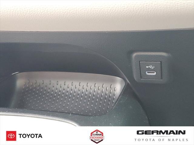 Certified Used 2025 WIND CHILL PEARL Toyota  image 32
