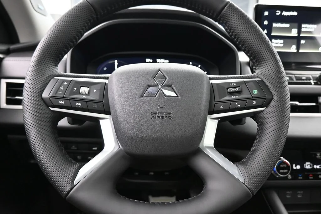 New 2026 Gray Mitsubishi SEL S-AWC image 33