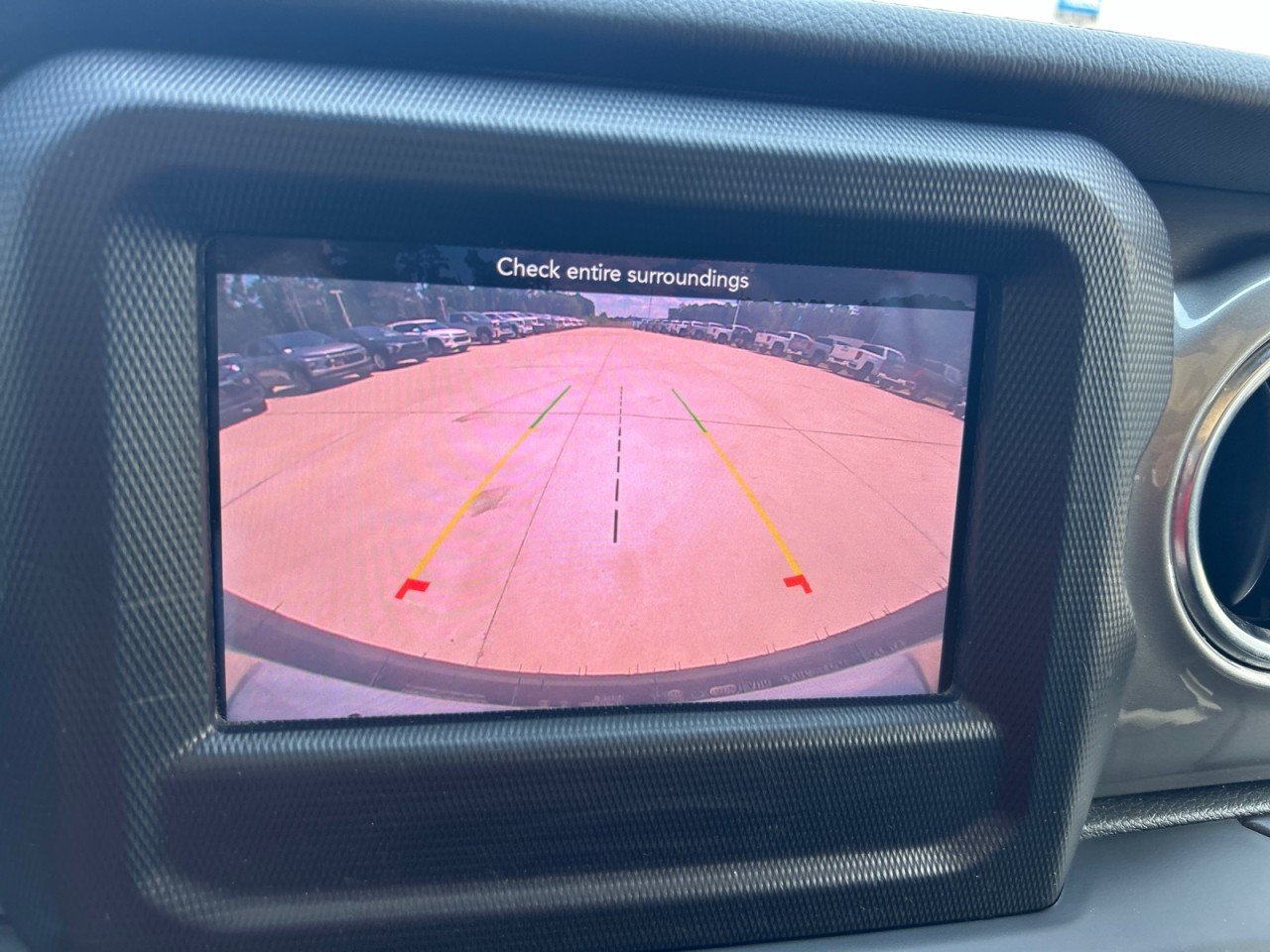 Used 2020 Black Jeep Sahara image 12