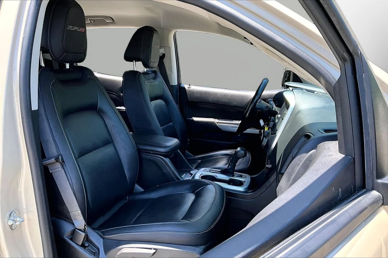 Used 2021  Chevrolet ZR2 image 22
