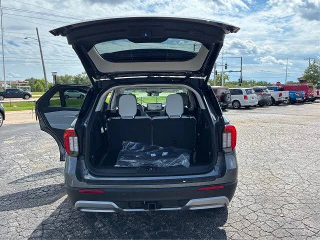 New 2026 Carbonized Gray Metallic Ford Platinum™ image 36