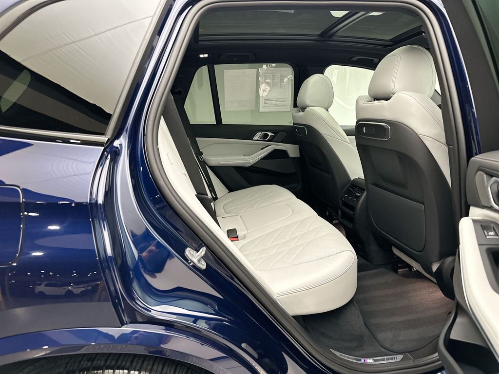 Used 2025 Blue BMW xDrive40i image 19