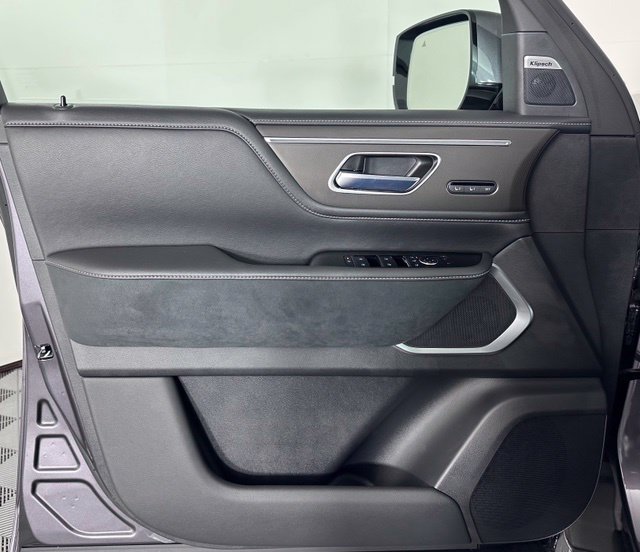New 2027 Silver INFINITI LUXE image 11