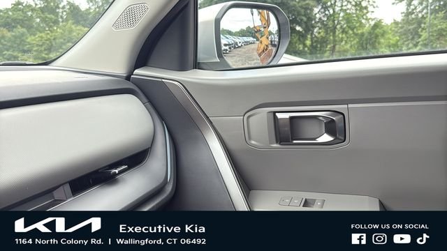 New 2027 Ivory Silver Kia LX image 18