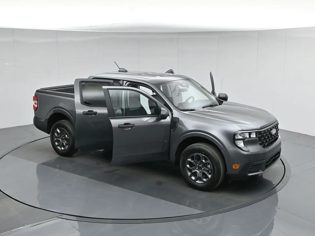 New 2026 Carbonized Gray Metallic Ford XLT image 40