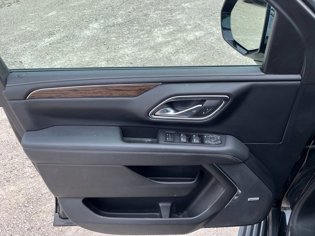 Used 2023 BLACK Chevrolet Premier image 17