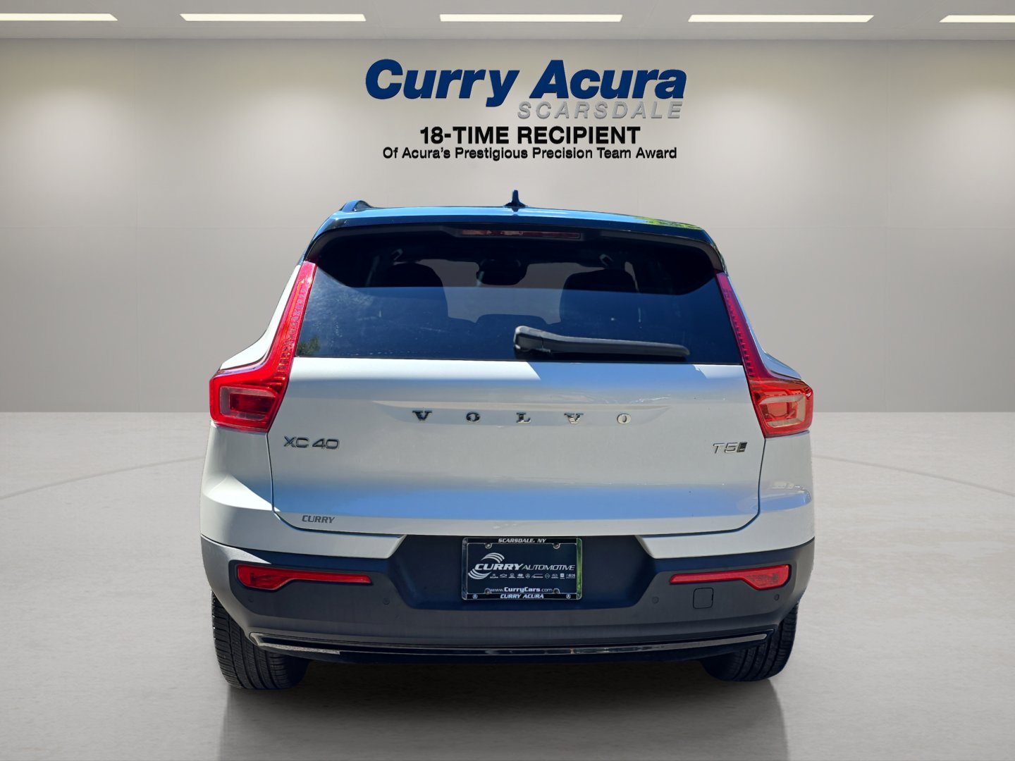 Used 2021 White Volvo T5 AWD R-Design image 4