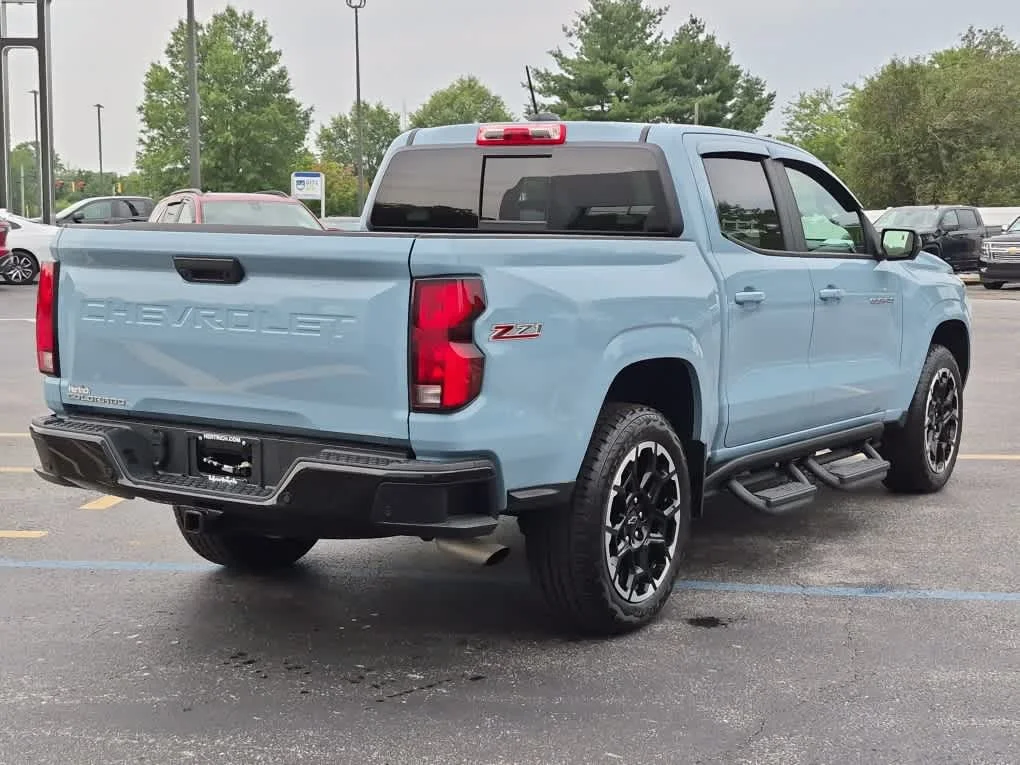Used 2026 Snowdrift Metallic Chevrolet 4WD Z71 image 3