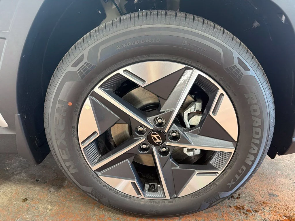 New 2026 Shimmering Silver Hyundai SEL image 11