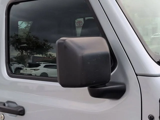 Used 2023 Silver Jeep Mojave image 12