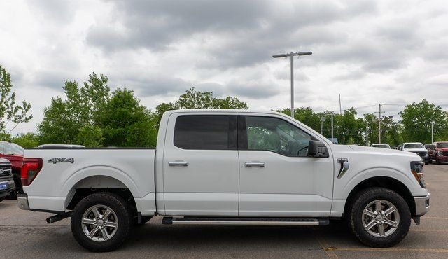 Used 2024 Oxford White Ford XLT image 5