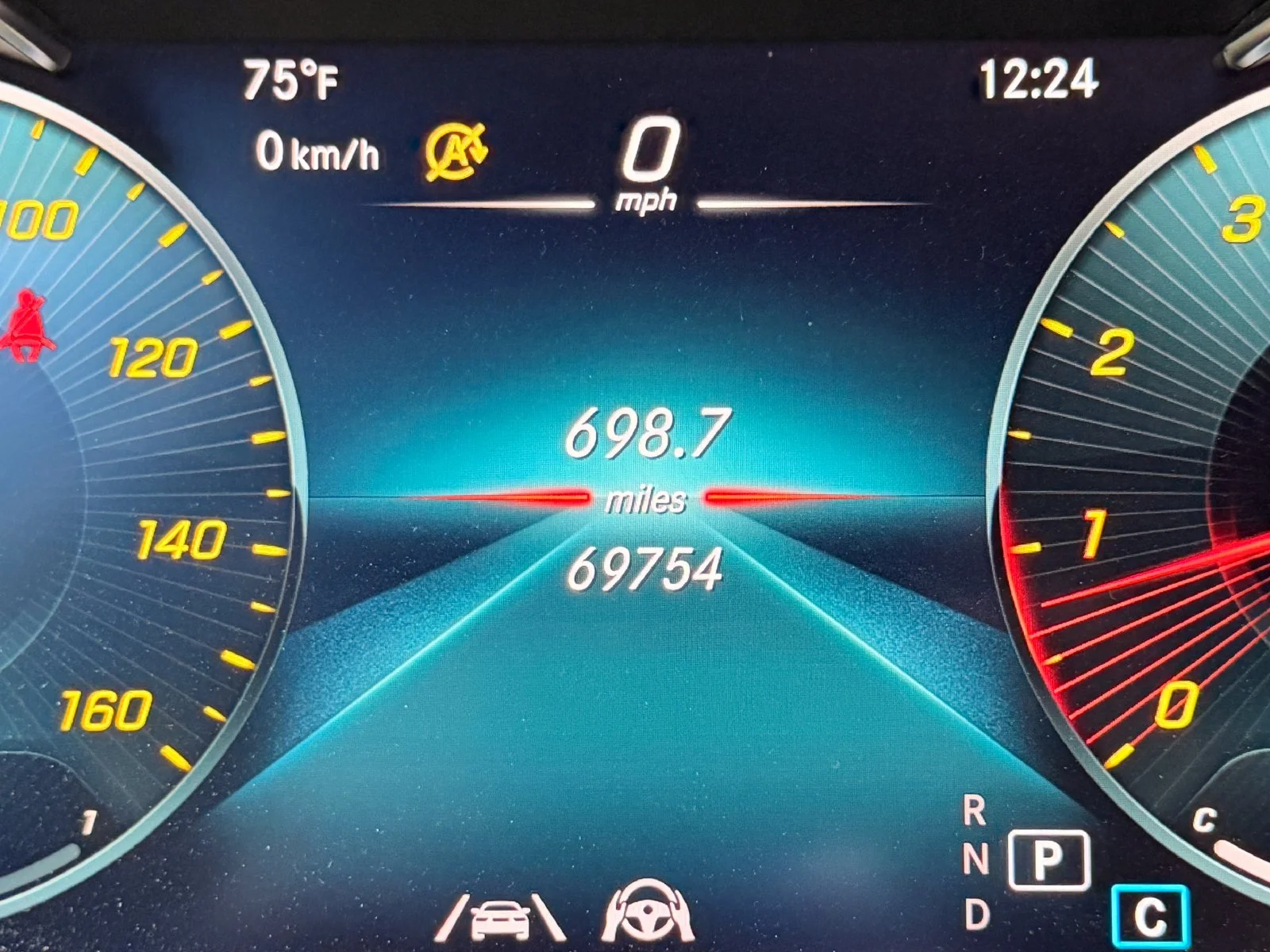 Used 2022 Selenite Gray Metallic Mercedes-Benz GLC 300 image 27
