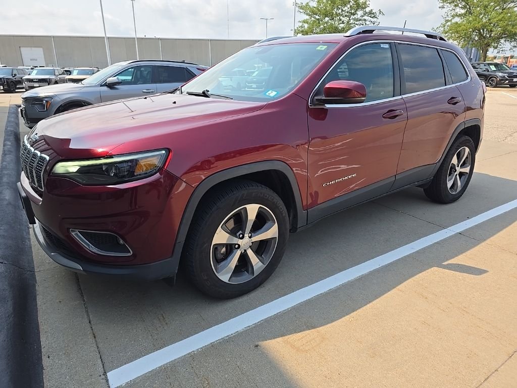 Used 2019 Red Jeep Limited image 4