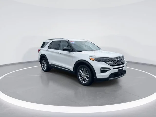 Used 2022 White Ford Limited image 1