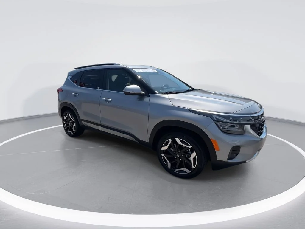 Used 2026 Gray Kia SX image 2