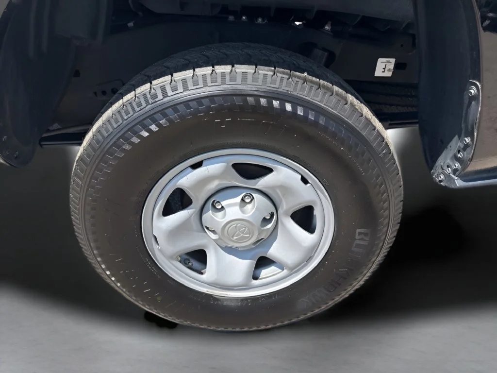 Used 2023  Toyota SR image 27
