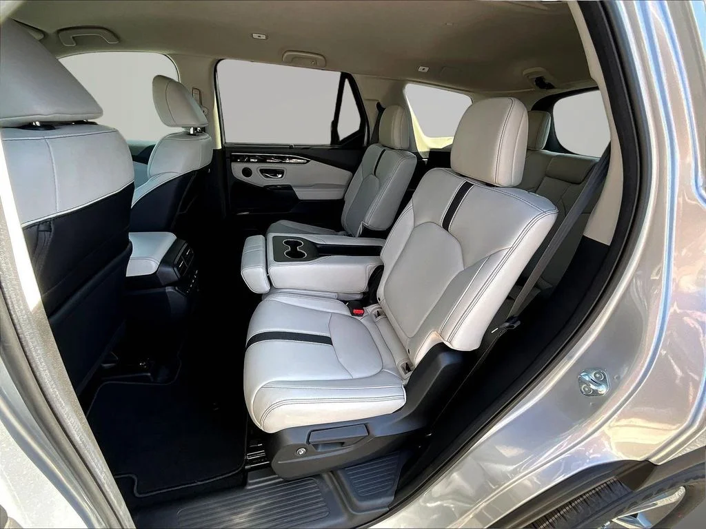 New 2026 Solar Silver Metallic Honda AWD EX-L image 24
