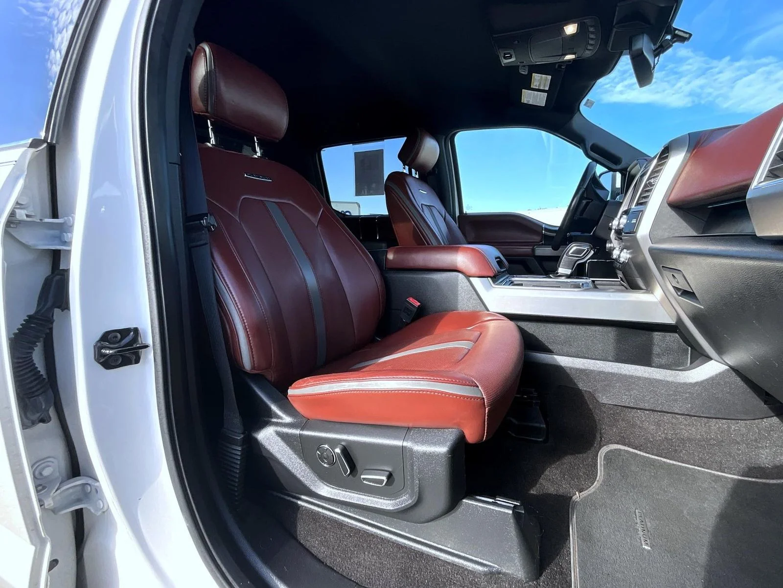 Used 2018 White Ford Platinum image 20