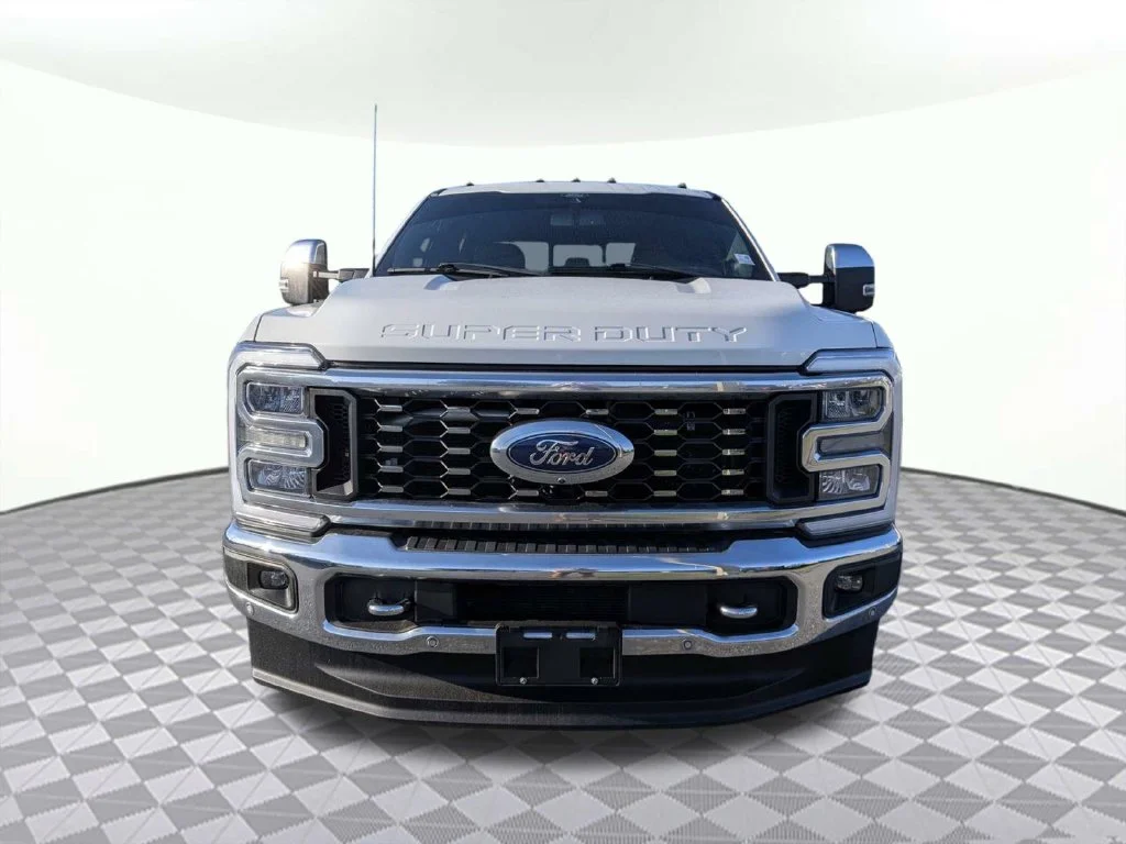 Used 2024 White Metallic Ford Lariat image 7