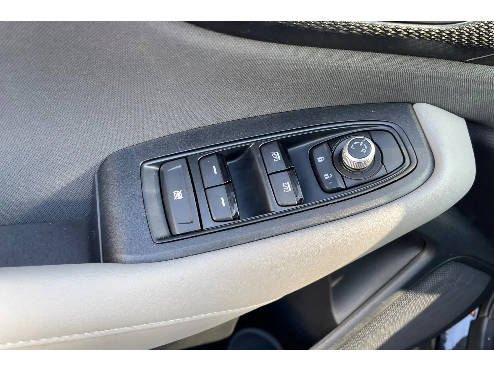 Used 2025 CRYSTAL BLACK SIL Subaru Premium image 12