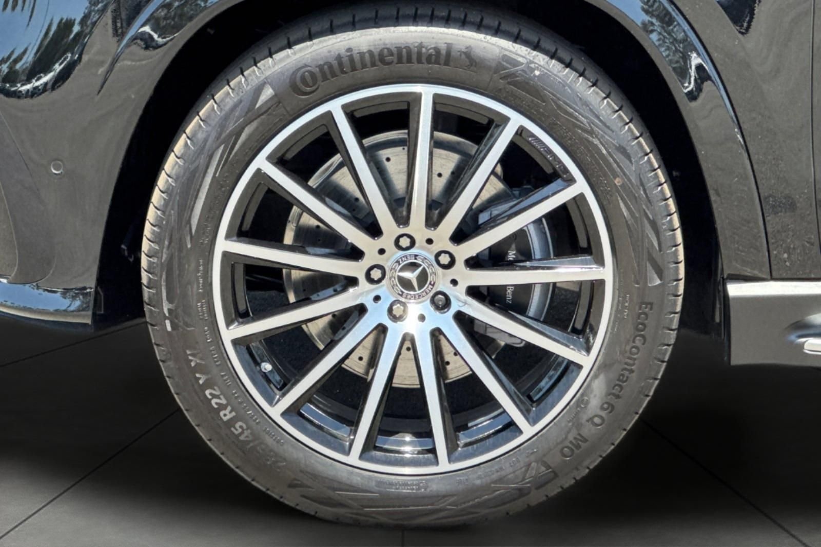New 2026 Black Mercedes-Benz GLS 450 image 3