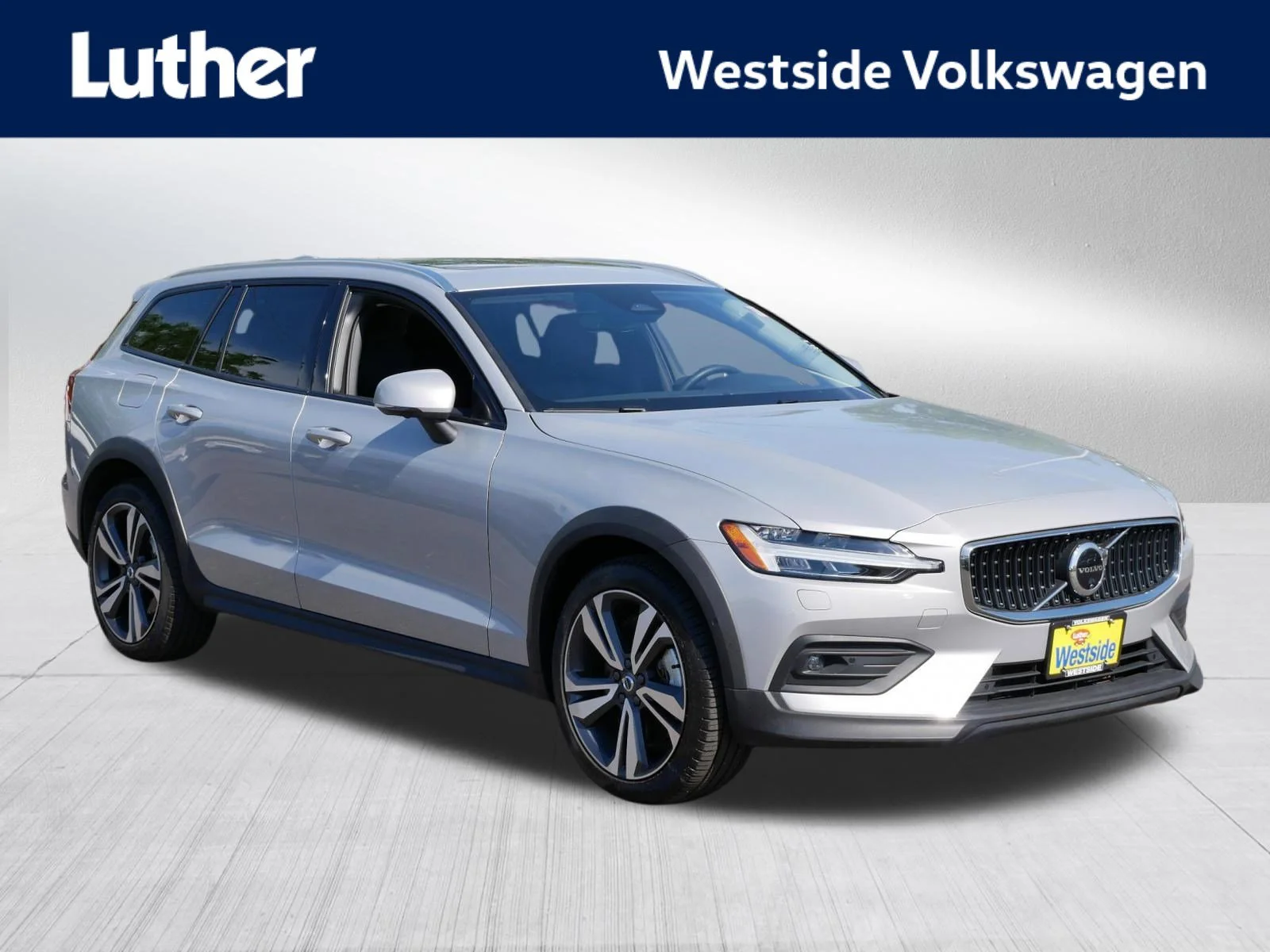 2025 Volvo V60 Cross Country B5 Plus AWD's photo