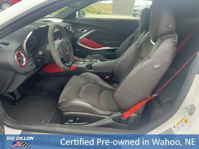 Used 2023 Summit White Chevrolet  image 9