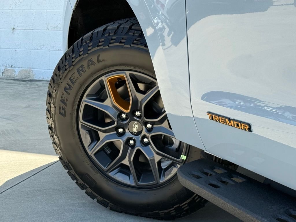New 2026 Glacier Gray Metallic Tri-Coat Ford Tremor® image 17